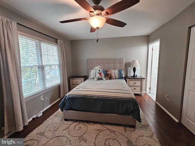 Building Photo - 17 Exeter Ct