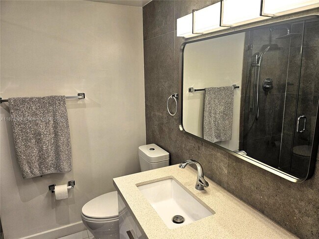 Building Photo - 5161 Collins Ave