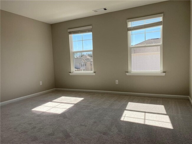 Building Photo - 4402 Grosbeak Dr