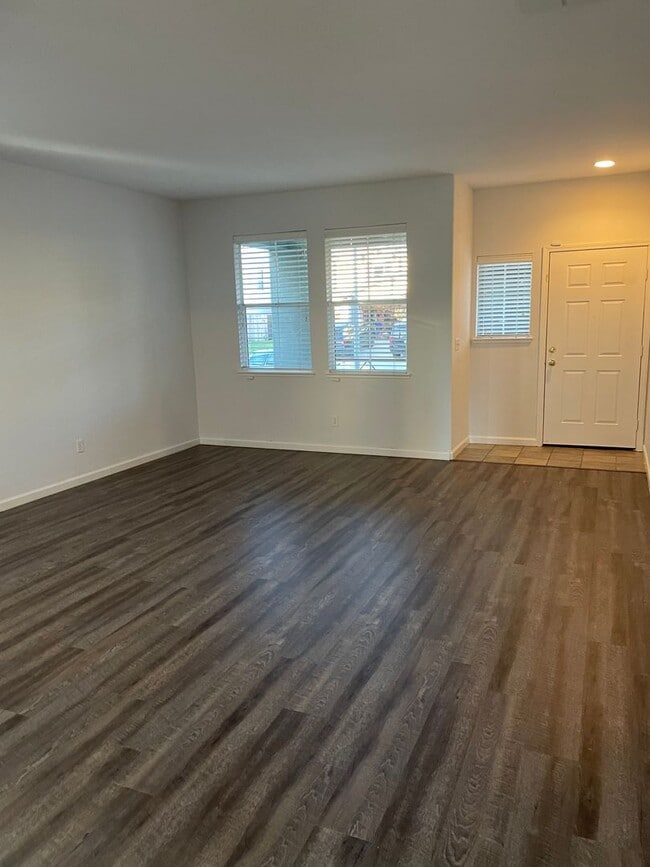 Building Photo - LARGE TWO STORY HOME IN ROCKLIN WITH 4 BEDROOM PLUS DEN & BONUS ROOM