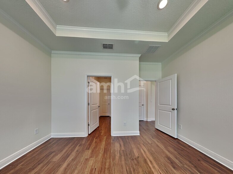 Building Photo - 14511 Cedar ml dr