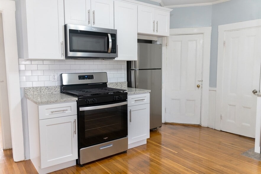 Building Photo - 87 Glendower Rd