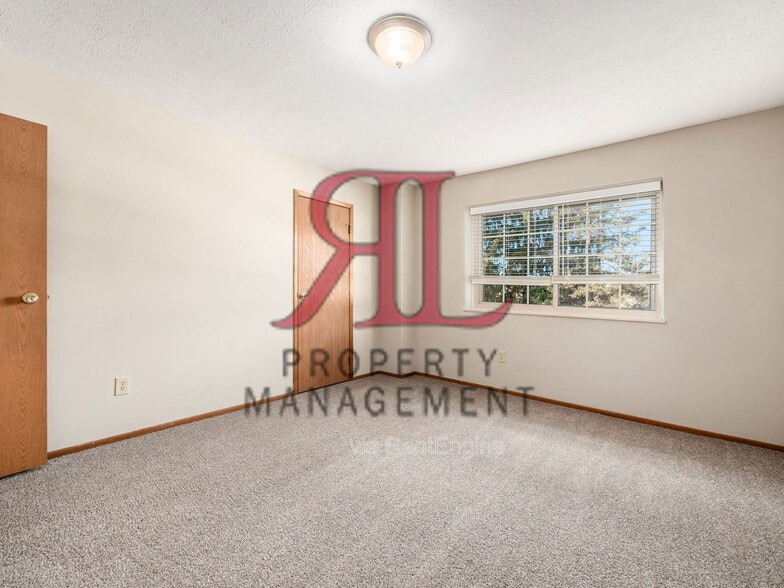 Building Photo - 5496 Kenneylane Blvd