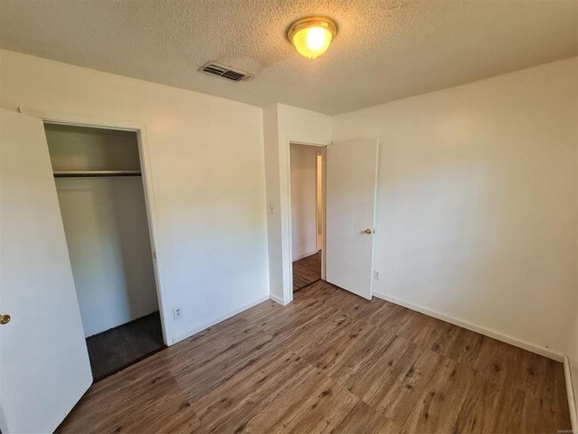 Building Photo - Washer/Dryer Included! No Carpet to worry ...