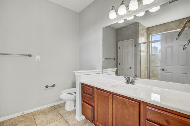 Building Photo - 512 Eberhart Ln