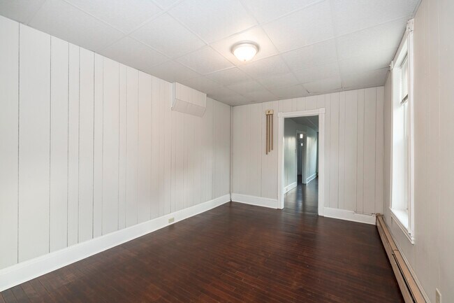 Building Photo - 351 Cherry St