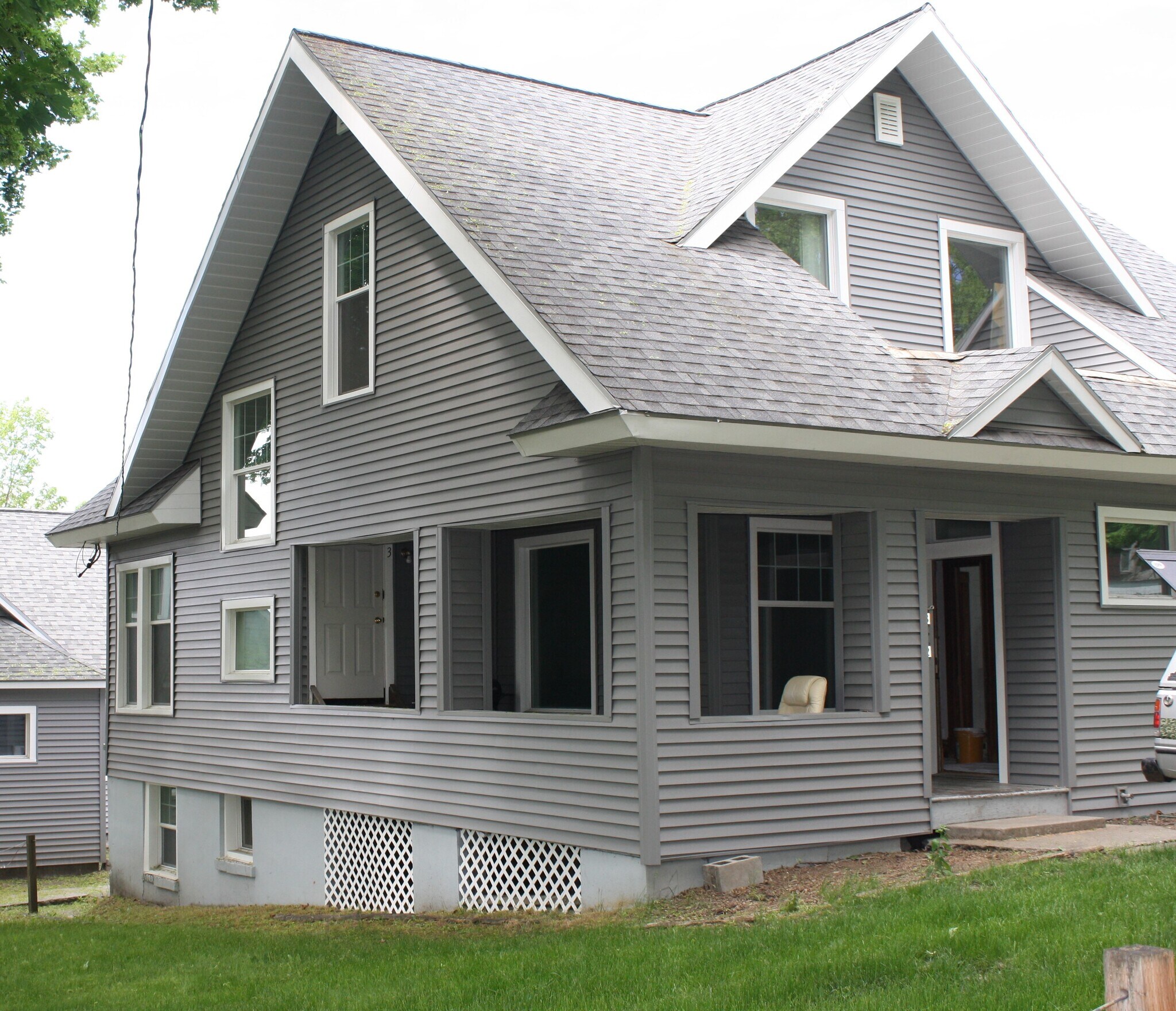 Building Photo - 455 NE Campus St