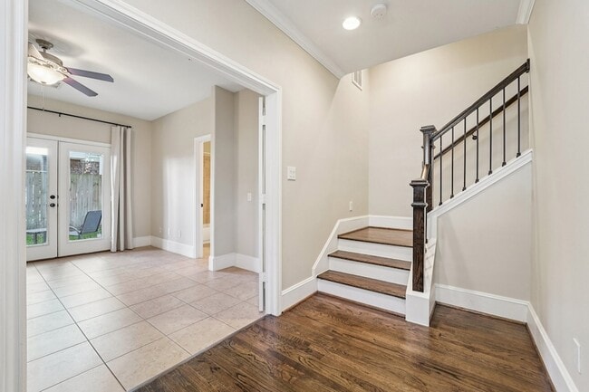 Building Photo - 2421 Beall St