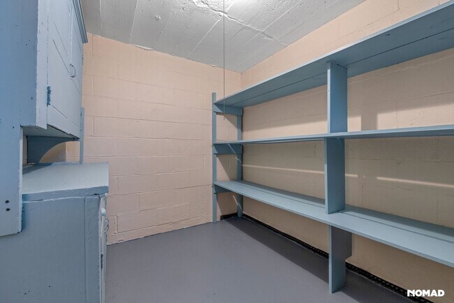 Building Photo - 3 Bedroom Completely Remodeled Single Fami...