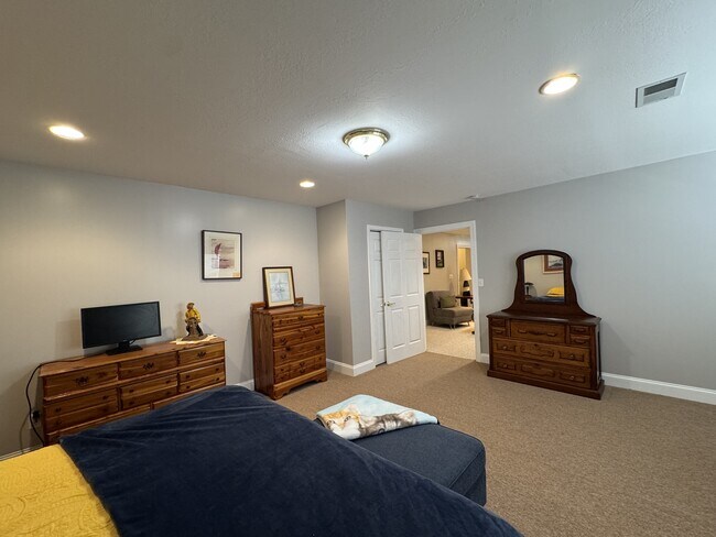 Building Photo - 206 Wewoka Trce