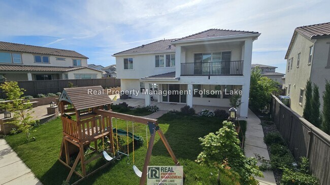 Building Photo - Upgraded 4 Bed + Loft | Solar | EV Charger | Outdoor Living | Folsom