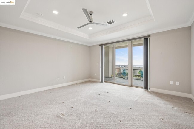 Building Photo - 6733 Skyview Dr