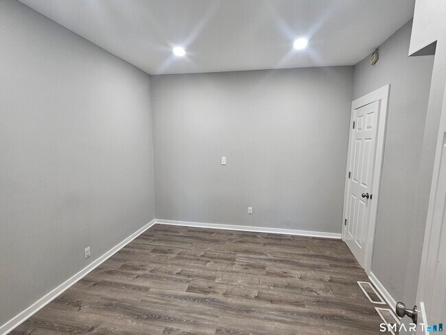 Building Photo - 1810 Dixwell Ave