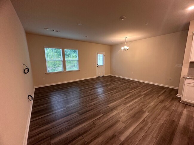 Building Photo - 3BR 2.5BA Townhome in High Point