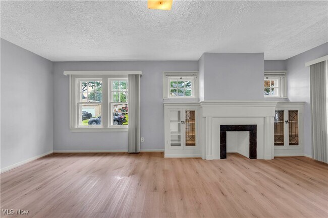 Building Photo - 5145 E 113th St