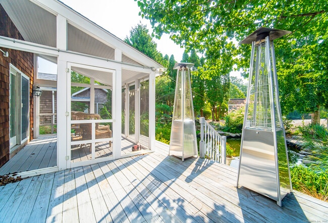 Building Photo - 558 N Roast Meat Hill Rd