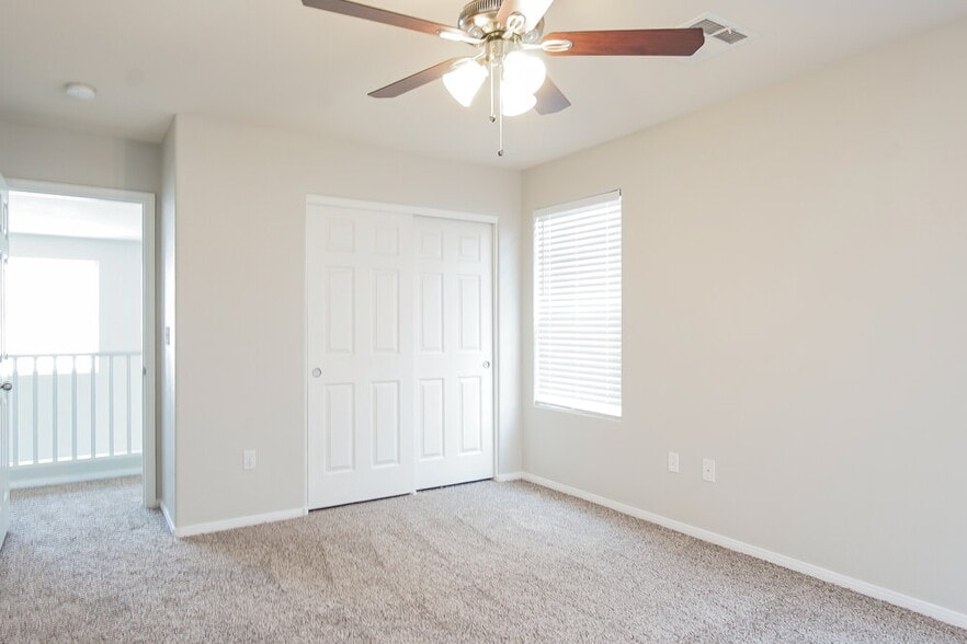 Building Photo - 8133 S Ribbon Falls St