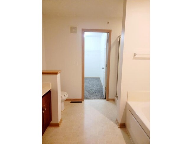 Building Photo - 3049 Chamberlain St