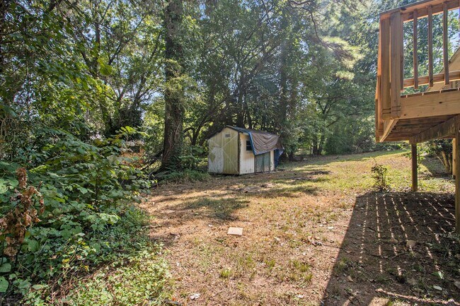 Building Photo - 4 Bedroom 2.5 Bath House