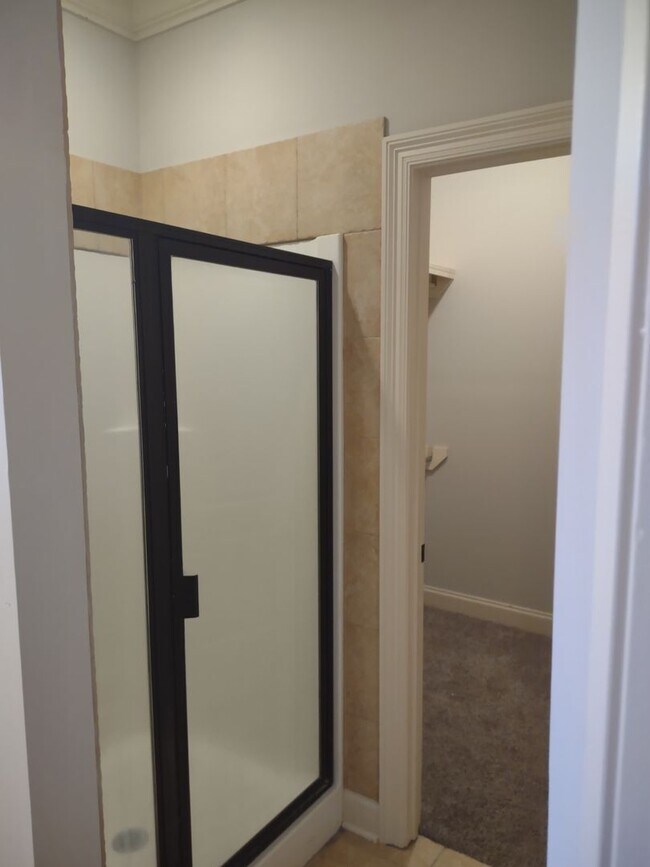 Building Photo - 103 Hallmark Pl