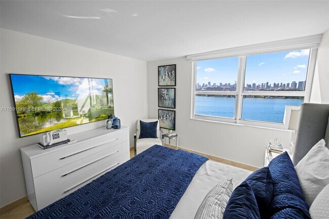 Building Photo - 650 West Ave