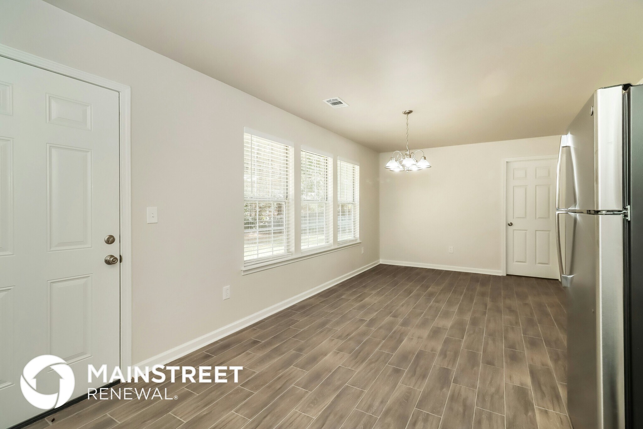 Building Photo - 7073 Stonecreek Dr