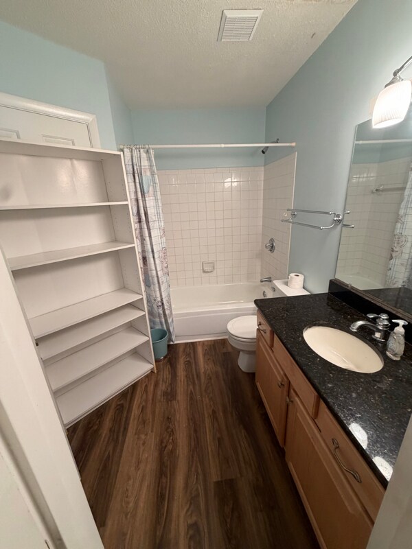 Building Photo - 1226 Wilshire Cir