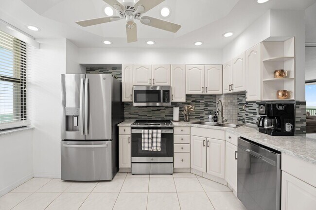 Building Photo - 9900 S Ocean Dr