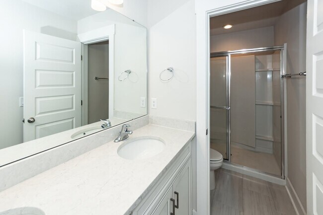 Building Photo - 7722 Park Gate Dr