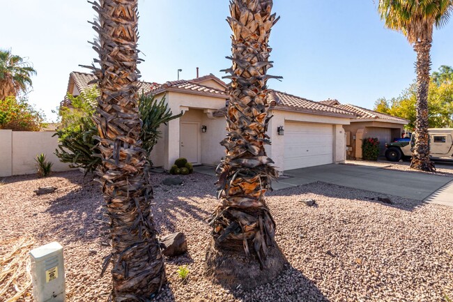 Building Photo - Charming 3-Bed, 2-Bath Single-Story Home i...