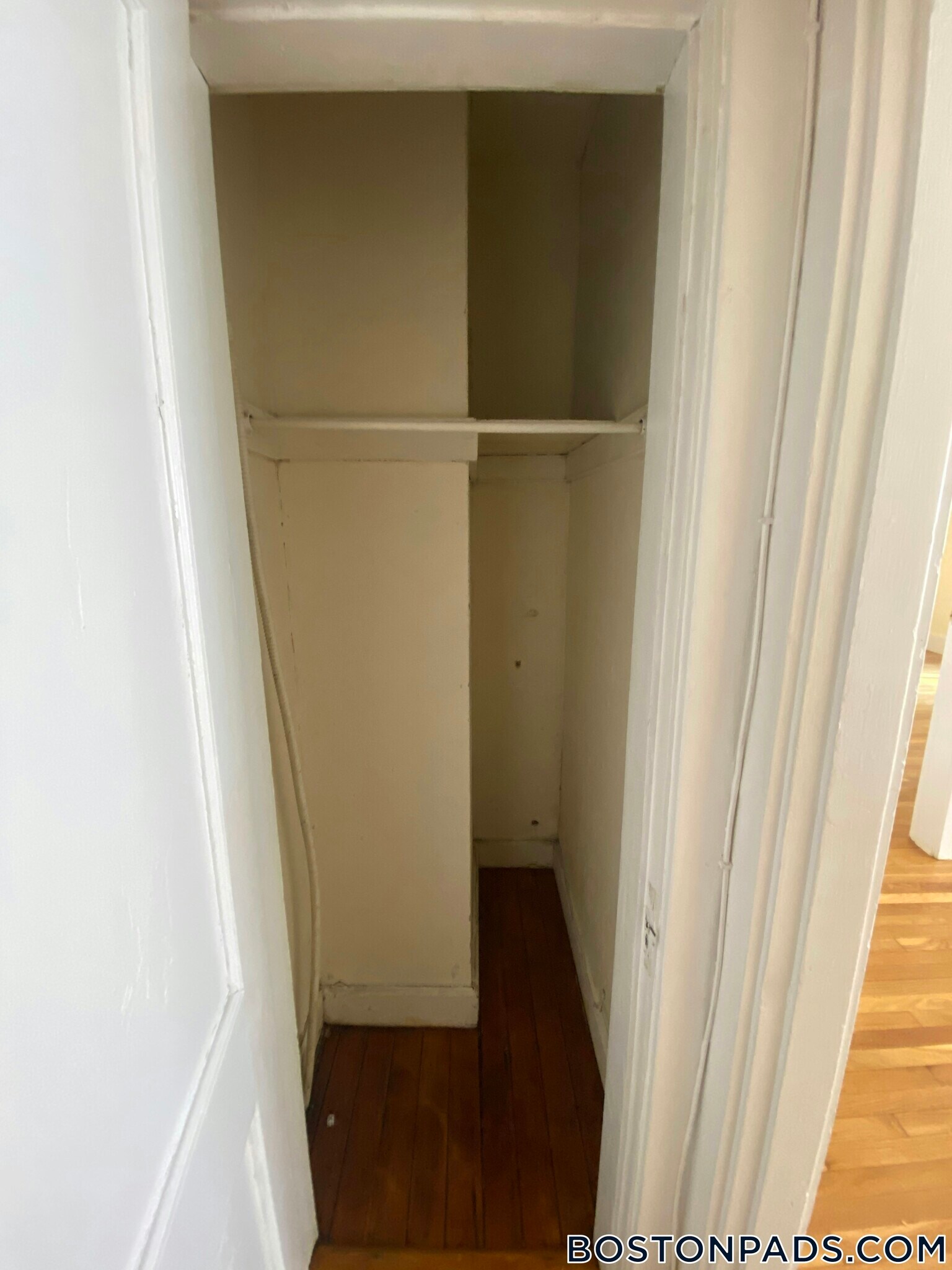 Building Photo - 194 Kelton St