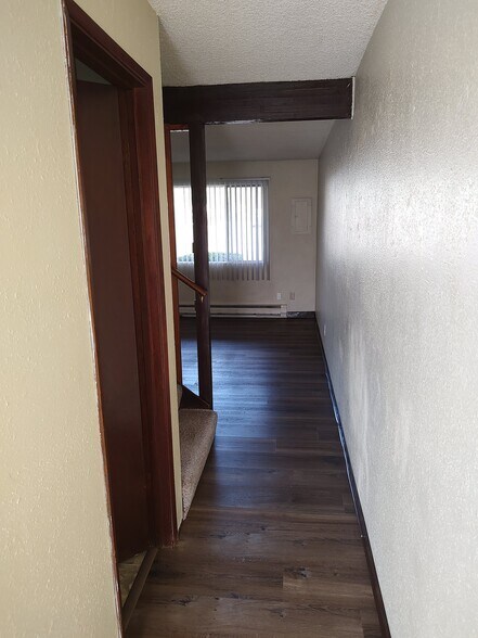 Building Photo - 5908 Parker Rd E