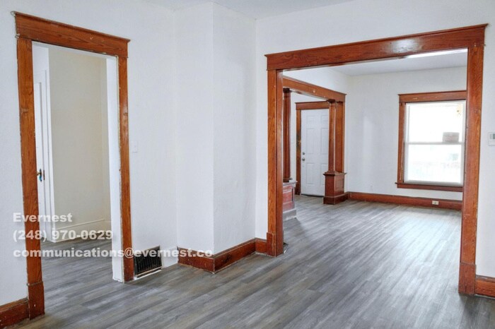 Building Photo - 1130 Pinewood Ave