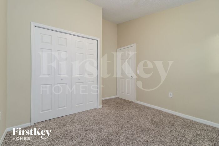 Building Photo - 7439 Little Pond Ct