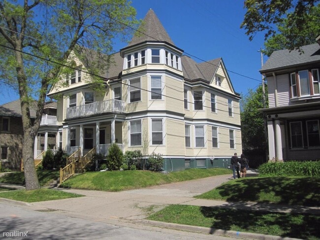 Building Photo - 2408 E Park Pl