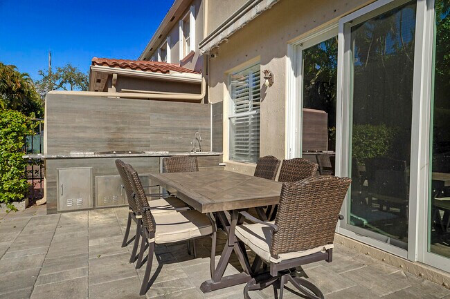 Building Photo - 7167 Ivy Crossing Ln