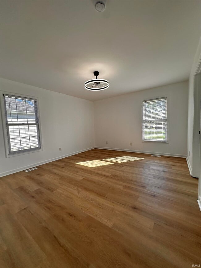 Building Photo - 8477 Countrywood Ct