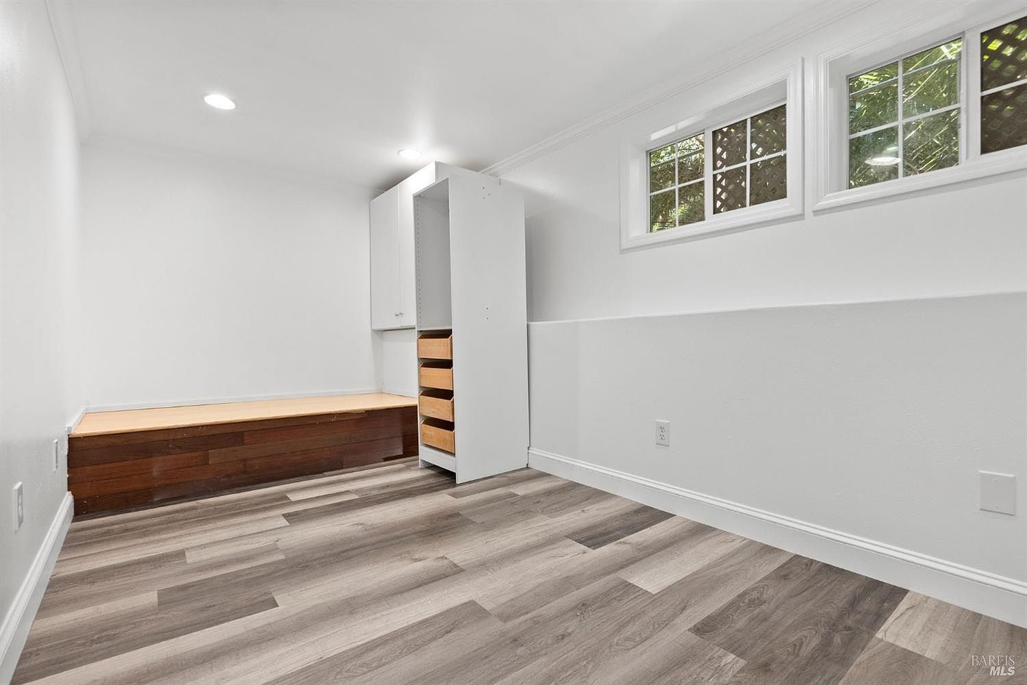 Unit 2 $3100 - 2 Prospect Dr