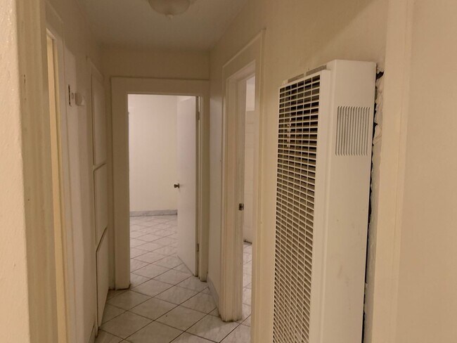 Building Photo - 1815 Potomac Ave