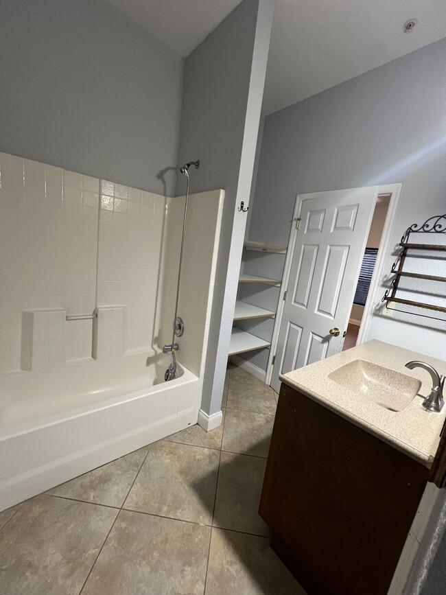 Master Bath - 5811 La Costa Dr