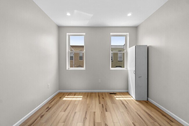 Building Photo - 3404 Noble St