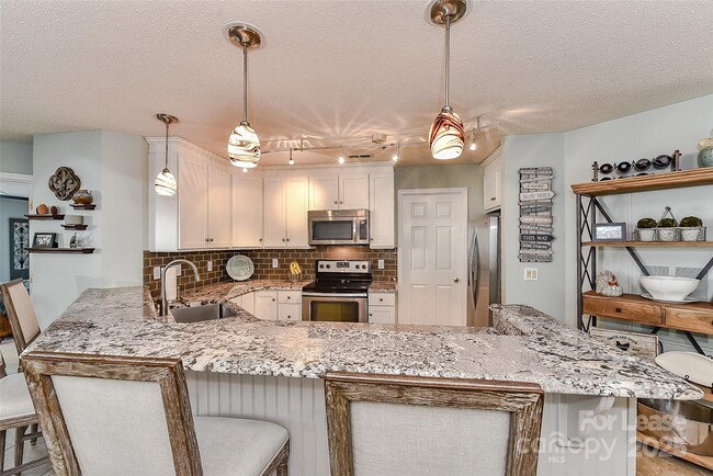 Building Photo - 18557 Vineyard Point Ln