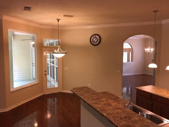 Building Photo - A Must See Cobblefield Beauty!