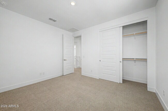 Building Photo - 21505 E Sparrow Dr