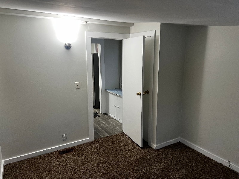 Building Photo - 19 E James St