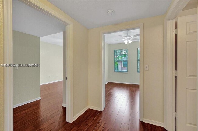 Building Photo - 6732 W Sample Rd