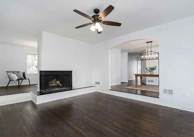 Building Photo - 5090 Heather Rd SE