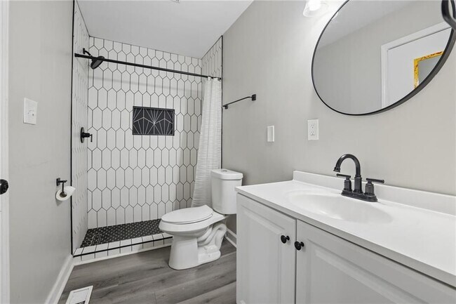 Building Photo - 6385 Lobelia Rd SW