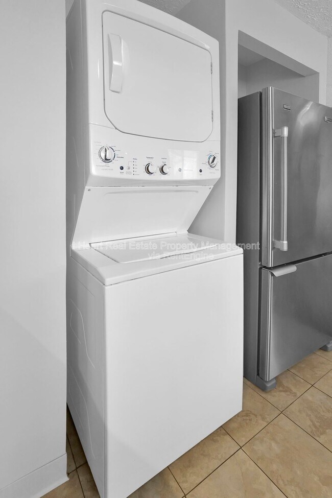 Building Photo - 1386 Rosehill Rd