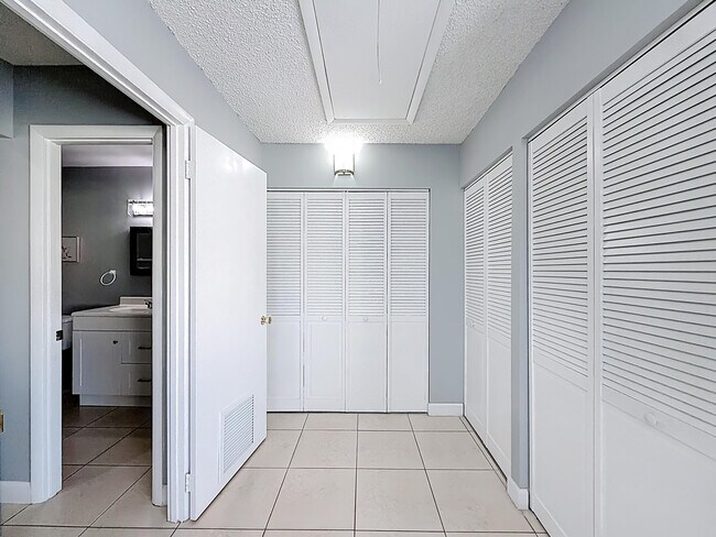 Building Photo - 3586 La Playas Ct